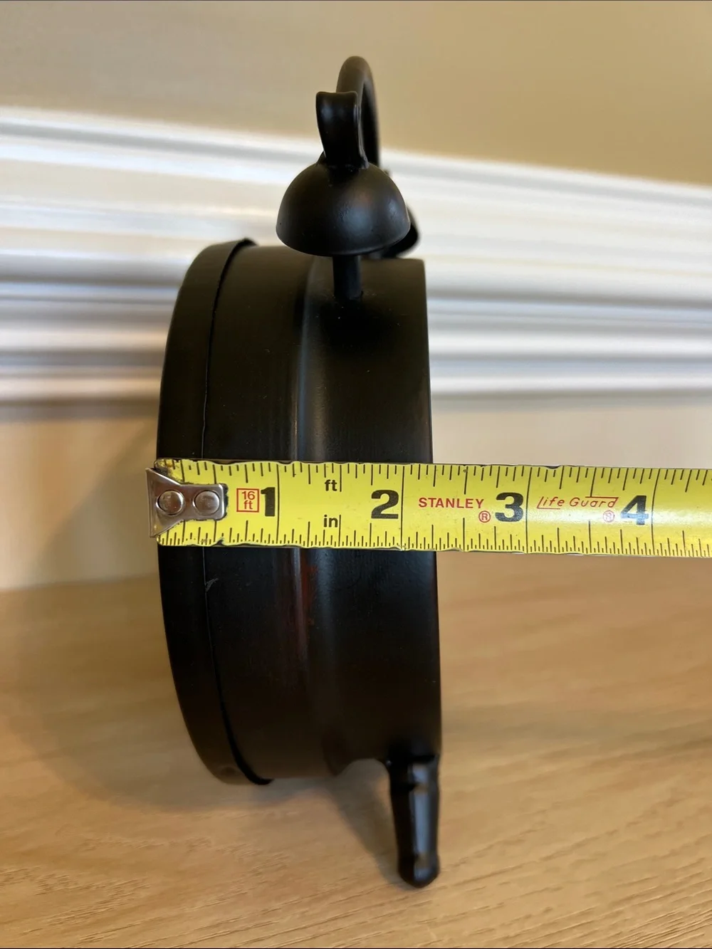 Black Vintage-Style Table Clock